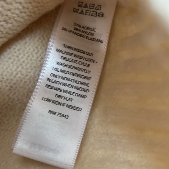 Sincerely Jules Mock Neck Daisy Chunky Knit Sweater - Picture 6 of 9